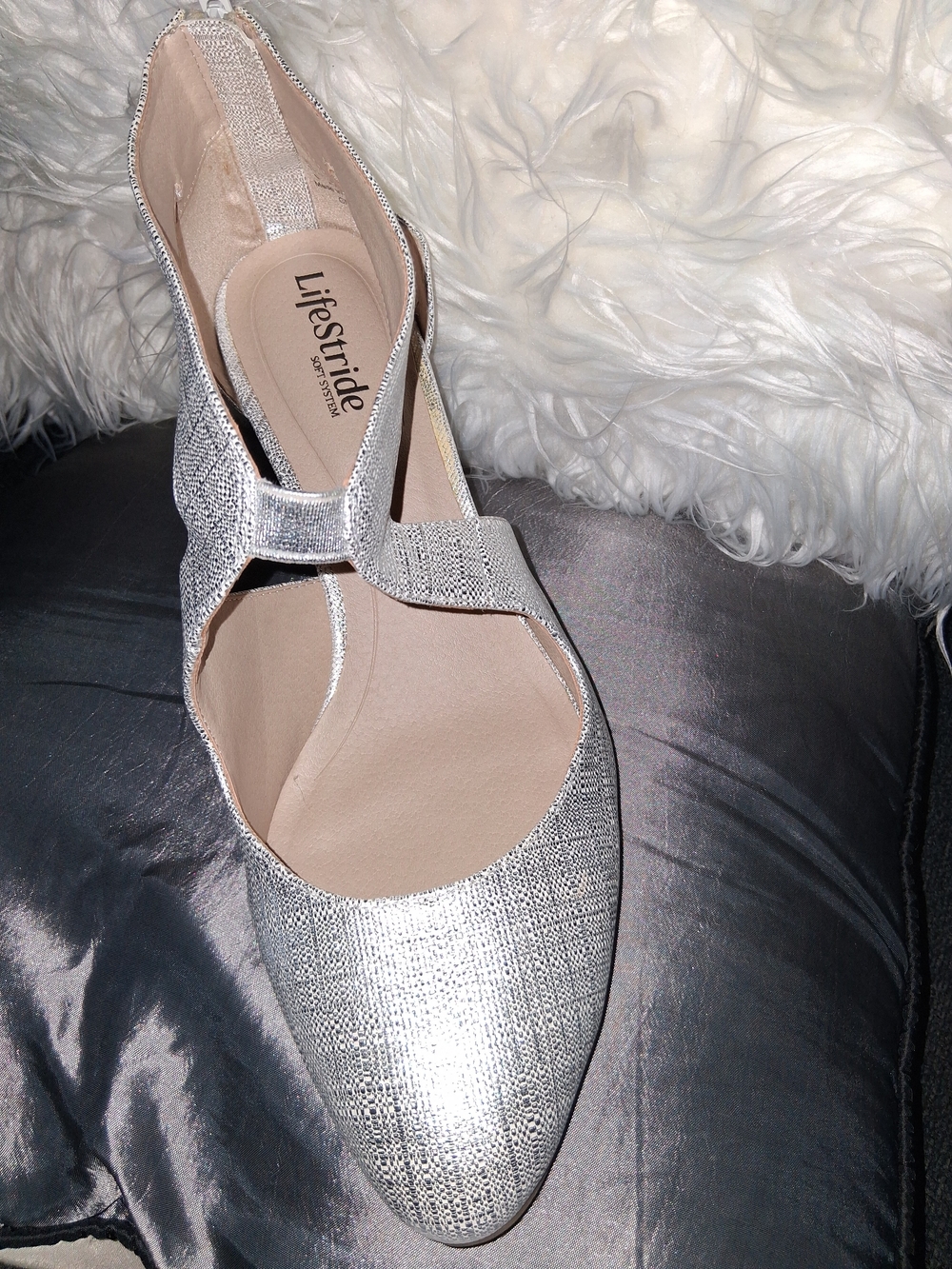 Life Stride Silver Textured Pointed Slingback Heels